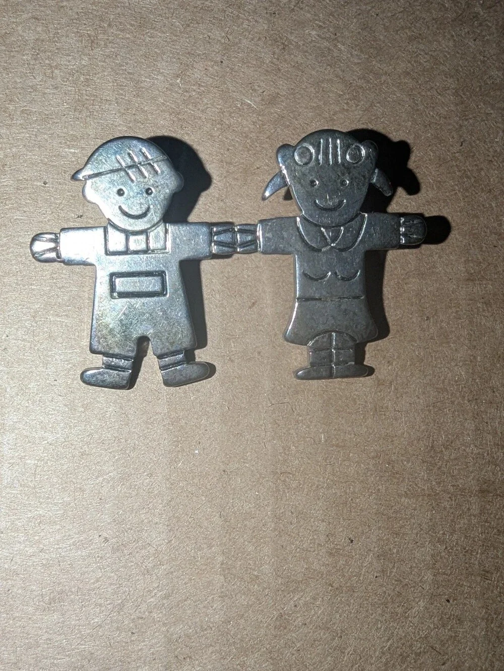 Boy And Girl Holding Hands Brooch Necklace Pin 90s Best